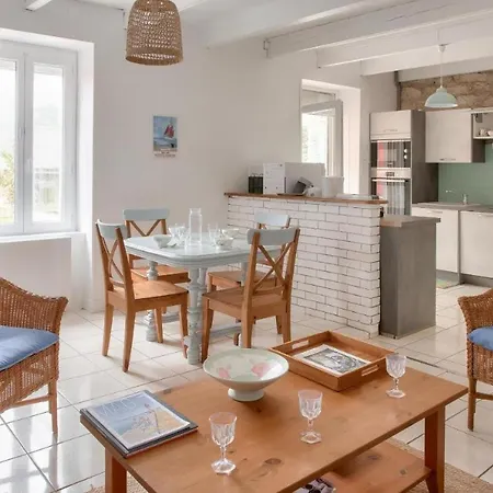 Holiday home Localise - M26b - Les Belles Ames - Maison Renovee Avec Jardin Entierement Clos - Place De Parking Sur Le Terrain - Wifi Inclus - Draps Inclus - Animaux Bienvenus Guilvinec